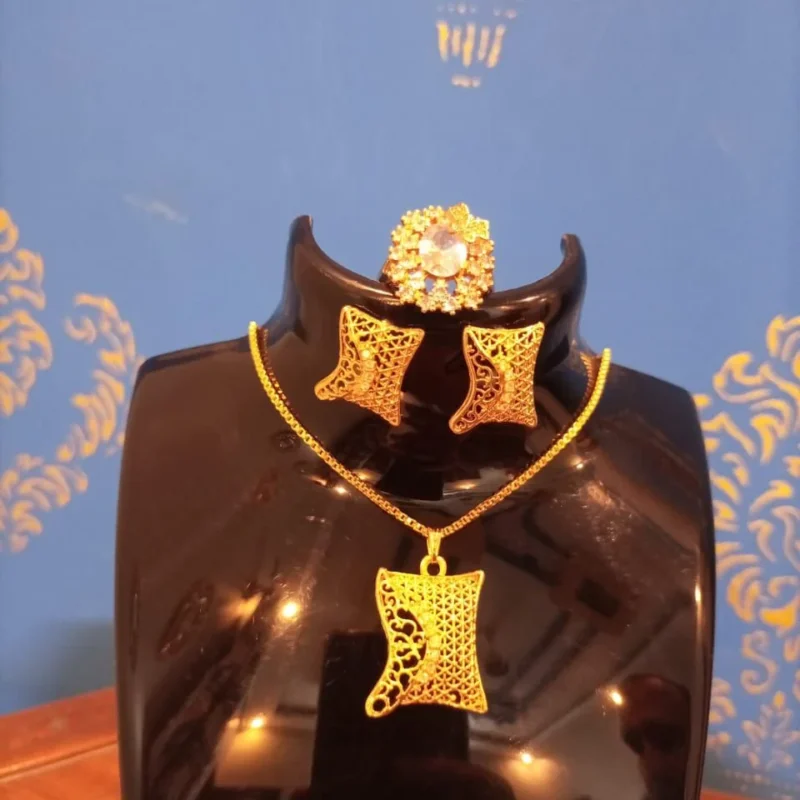 Elegant Jewelry Set for Women – Chain, Locket & Tops | Stylish Everyday & Party Wear