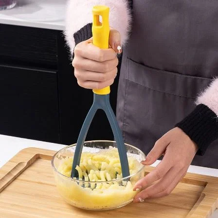 Handheld Potato Masher – 1Pc Kitchen Masher Tool with Comfortable Handle for Smooth Mashing